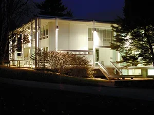 Bennington College Crossett Library