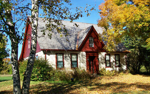 Robert Frost Stone House Museum in Shaftsbury, VT in autumn