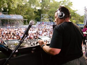 DJ Rekha