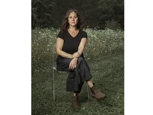 Image of Lisa Olstein