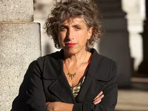 Image of Andrea Bernstein