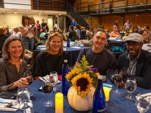 four alumni dine together at the 2025 alumni reunion