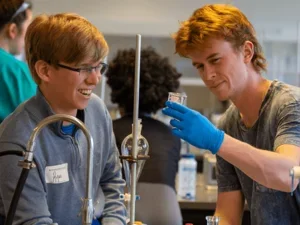 two students experience as lab partners in chemistry