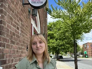 Lauren Hunter-Venables in front of Bennington Theater