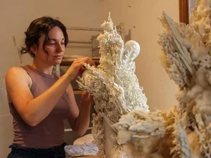 Image of Molly Altman sculpting