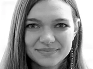 Jeva Lange in 'The Week' 