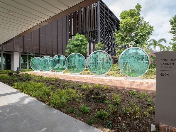 Image of sculpture at Chiang Mai consulate