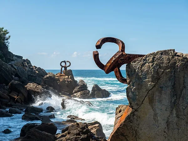 Partial view of ‘Comb of the Wind XV’ (1976). The San Diego Museum of Art