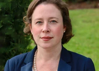 Diana Cuozzo with green background