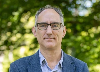 Zeke Bernstein headshot