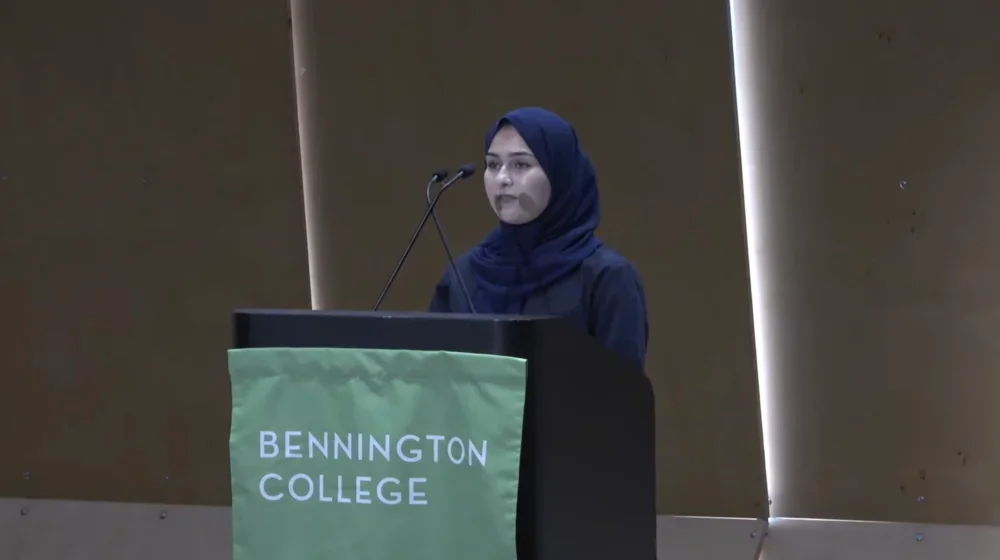 Maryam Saeedi at podium