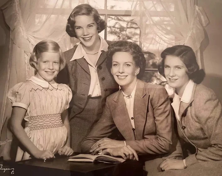 Image of Holland Taylor and family